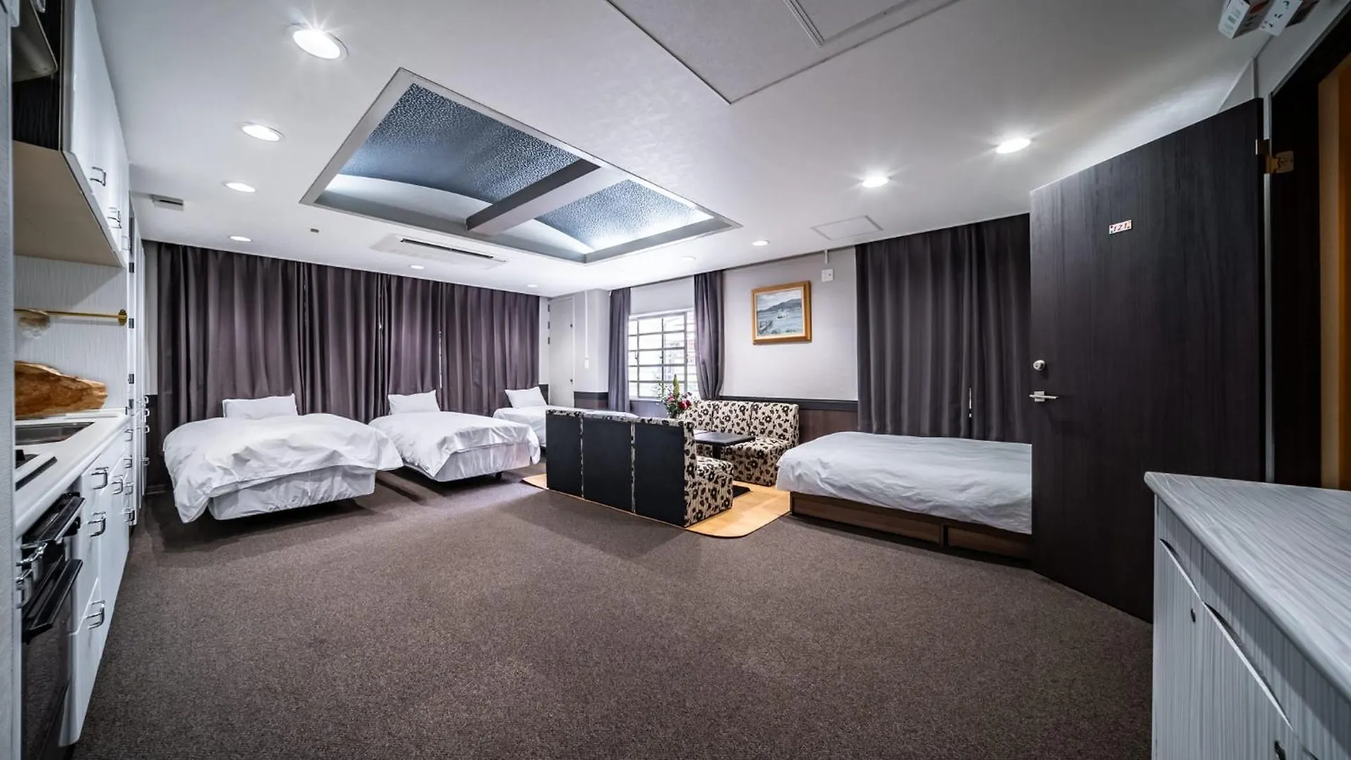 Apartament 梟の宿 岛之内1号馆 步行200M至道顿堀!徒步5分钟日本桥站! 心斋桥8分钟 黑门市场15分种徒步圈内 !中央区古风民宅220平方6间房可住20人 Osaka Japonia