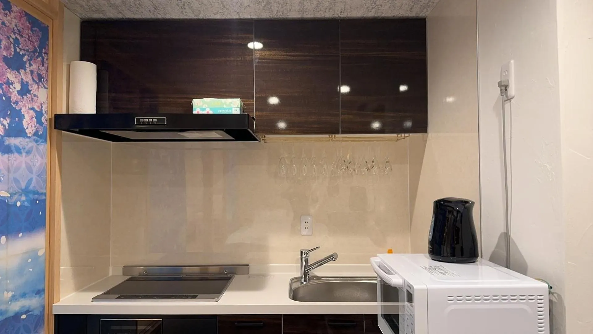 Apartament 梟の宿 岛之内1号馆 步行200M至道顿堀!徒步5分钟日本桥站! 心斋桥8分钟 黑门市场15分种徒步圈内 !中央区古风民宅220平方6间房可住20人 Osaka