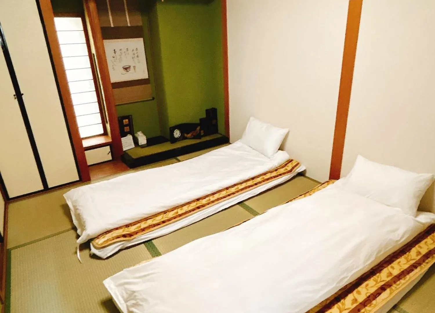 Apartament 梟の宿 岛之内1号馆 步行200M至道顿堀!徒步5分钟日本桥站! 心斋桥8分钟 黑门市场15分种徒步圈内 !中央区古风民宅220平方6间房可住20人 Osaka